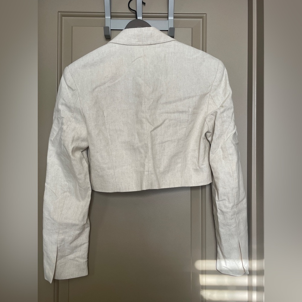 ZARA Cropped Blazer - Picture 3 of 7